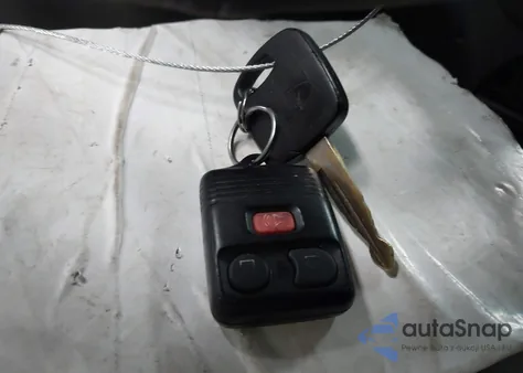 2002 Ford F-150 Lariat/Xlt from USA, damaged, VIN 1FTRW07L22KB90803